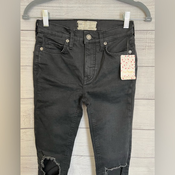 Free People | NWT Women’s High Rise Distressed Skinny   Jeans - Picture 3 of 10